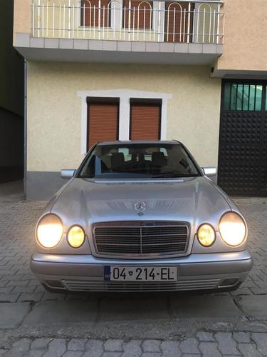 Mercedes E240