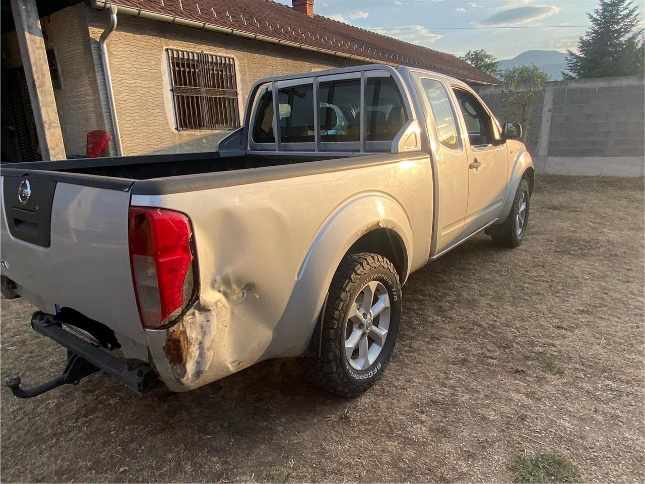 Nissan-navara-2-5