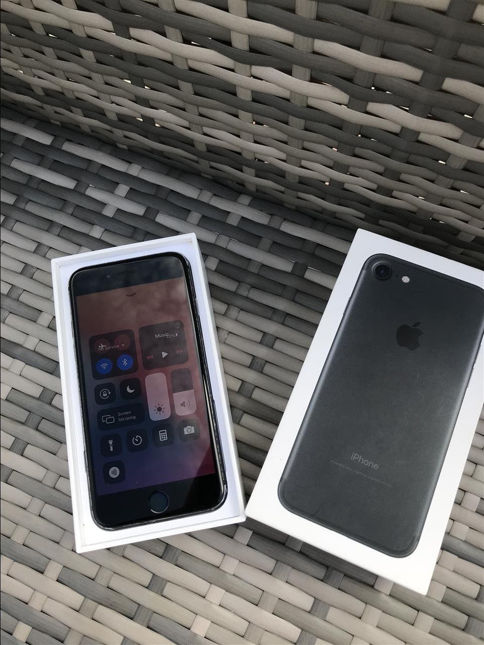 Shes-iPhone-7-