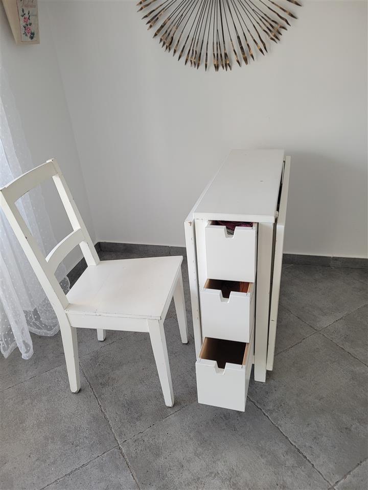 Tavoline-buke-
