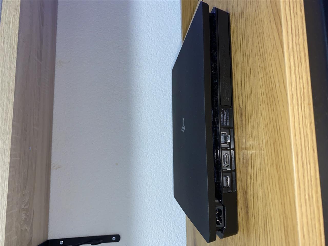 Playstation-4---PS4