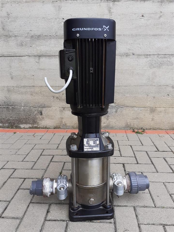 Pompe-e-ujit