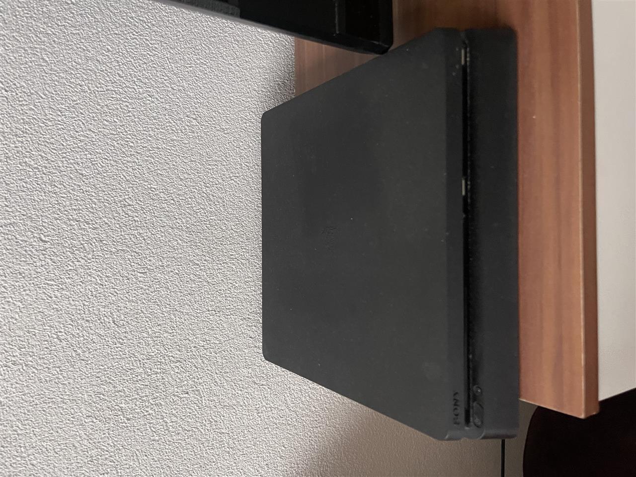 PS4-slim