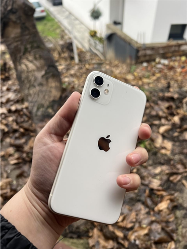 iPhone 11
