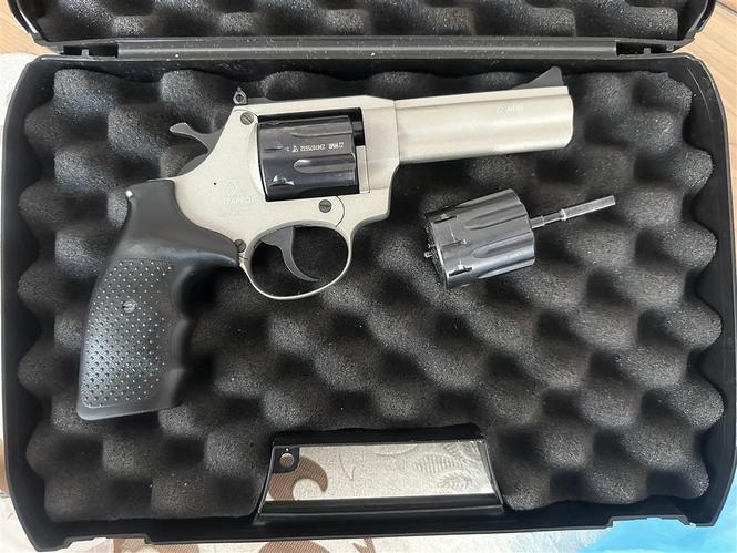 Revolver Alfa Proj