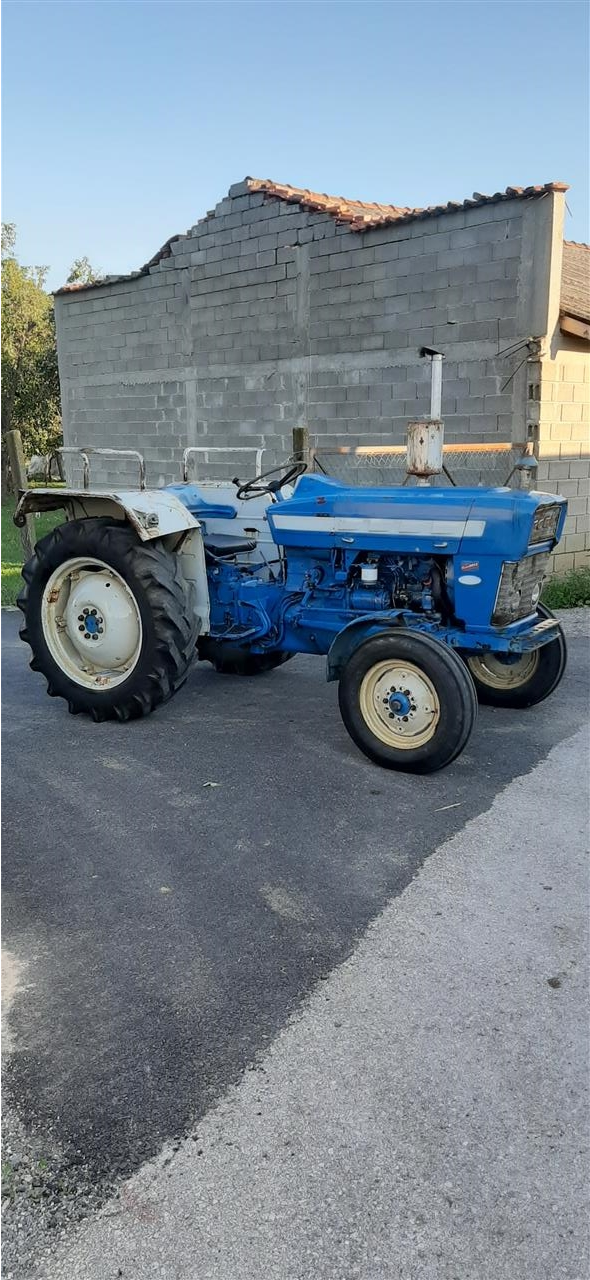 Traktor-Ford-