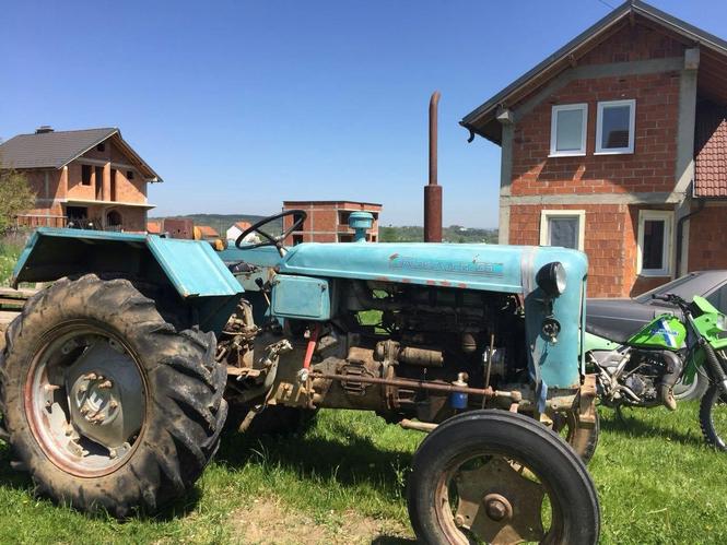 Traktor                