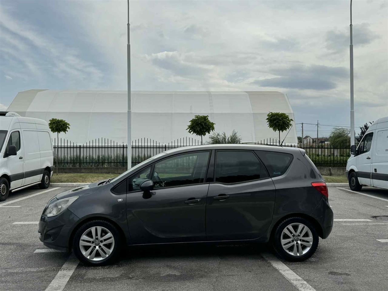 SHES-OPEL-MERIVA-1-3-CDTI-E-REGJISTRUAR-RKS