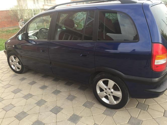Opel Zafira 2.2