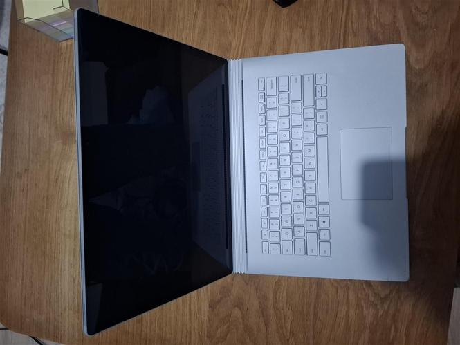Microsoft Surface Book 2
