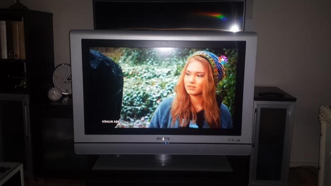 PHILIPS LCD TV