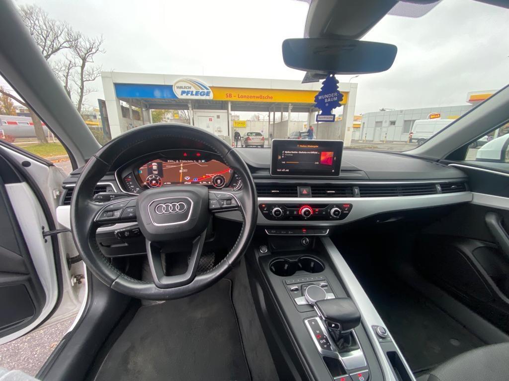Audi-A4--