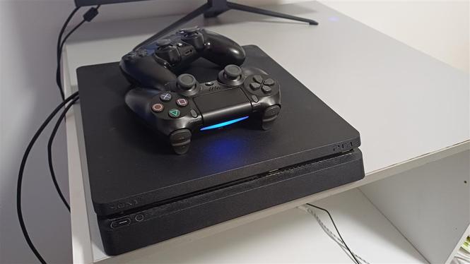 PlayStation 4 Slim