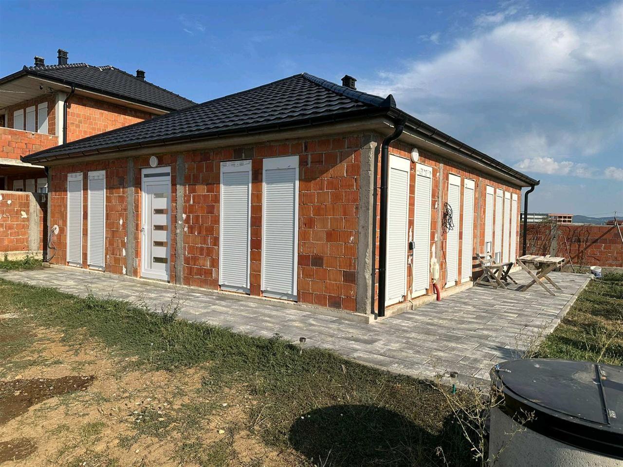 Paketë-unike-3-shtëpi-me-27-Ari-tokë