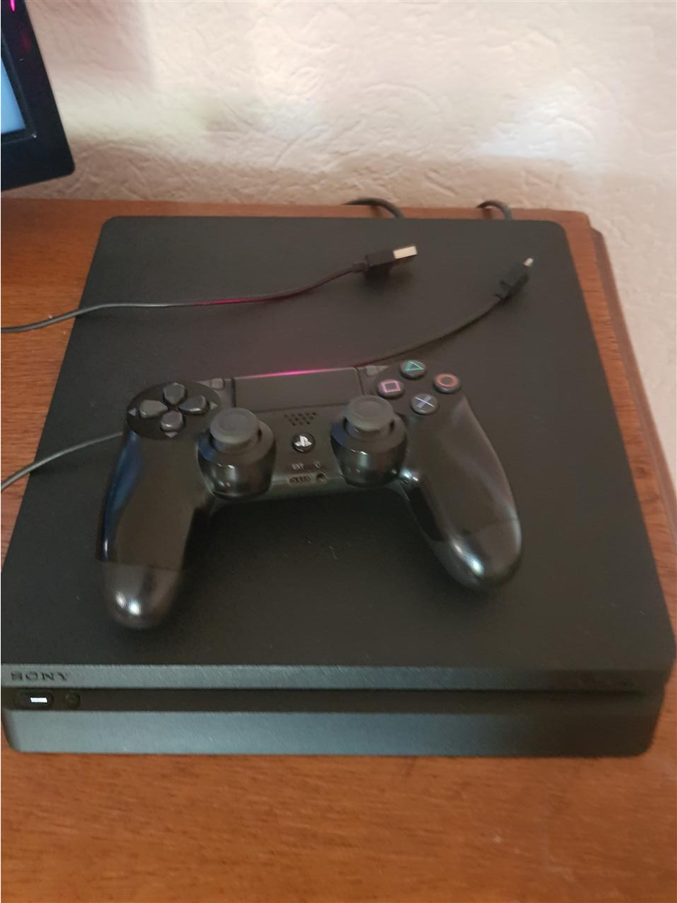 Sony-4-slim
