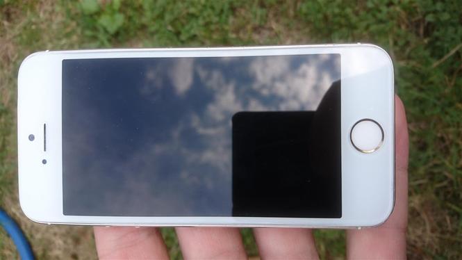iPhone 5s gold