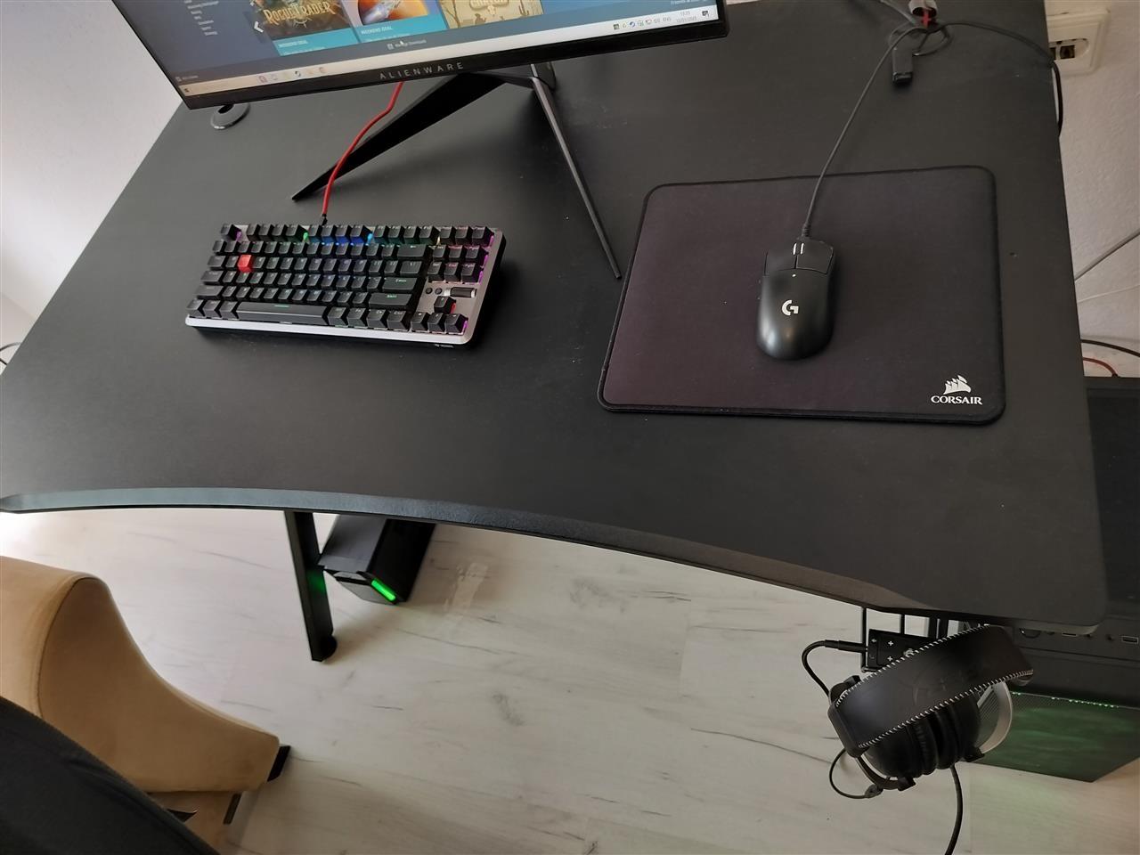 Shitet-PC-Gaming-Setup