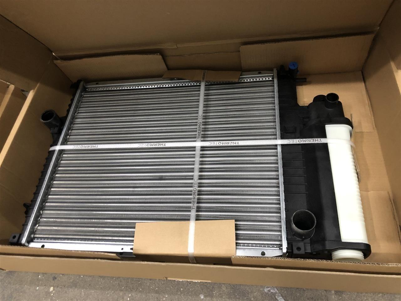 radiator-uji-bmw-e30-e36-e34-e32-e28-e38-