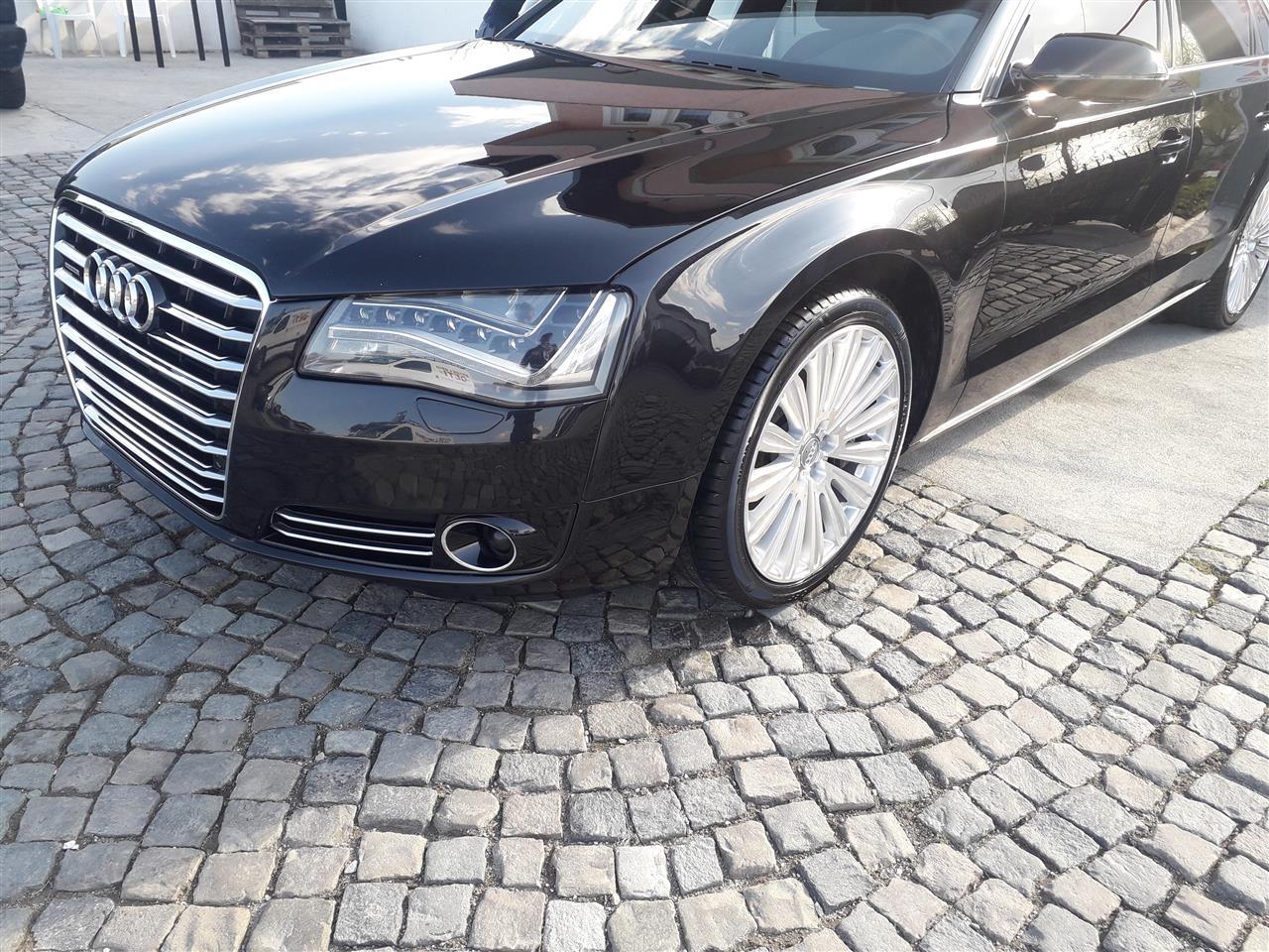 Audi-a8--