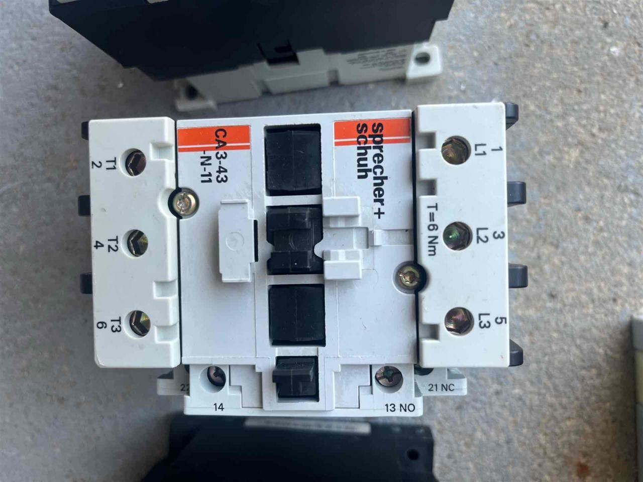 2-motora-dhe-paisje-electronike-profesionale