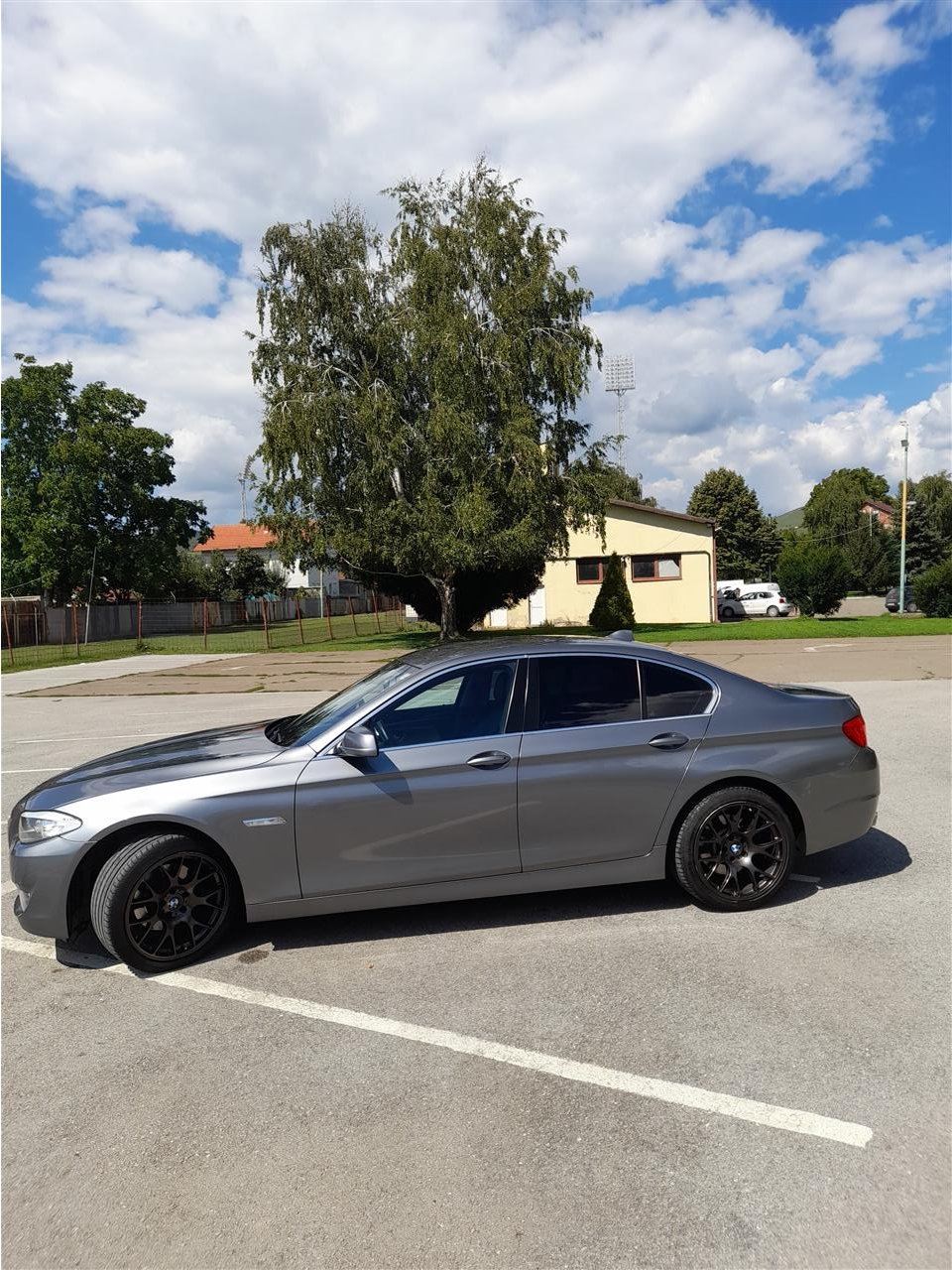 Shes-BMW-520-D