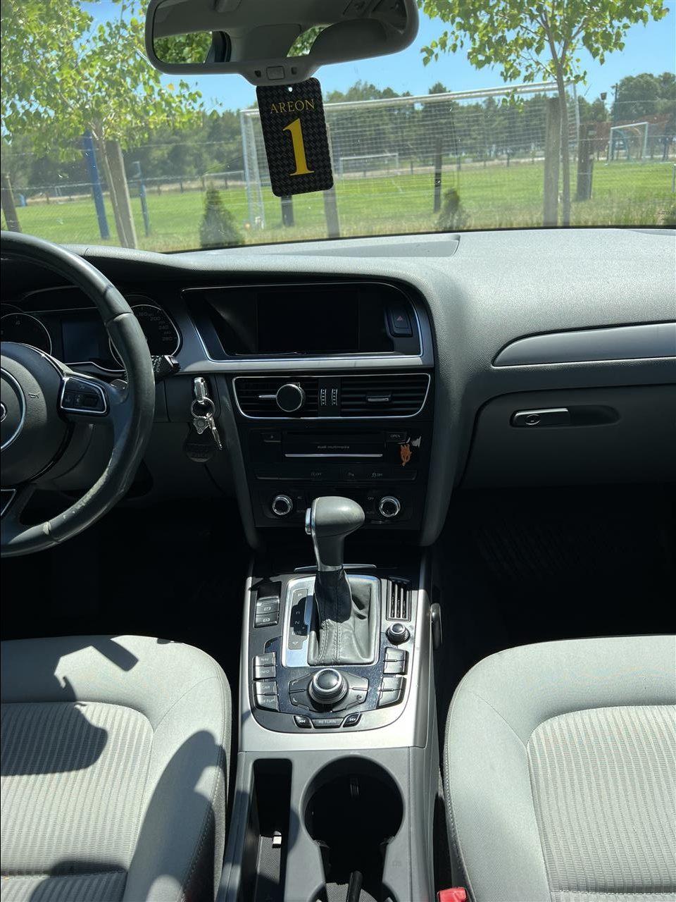 Shitet-Audi-A4