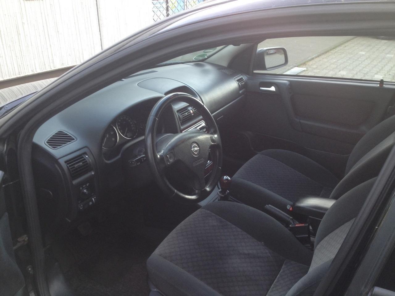 Opel-Astra