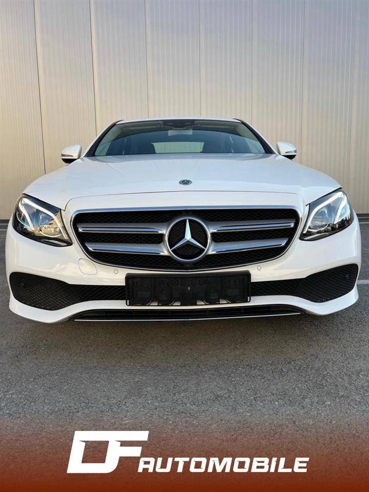 ---Mercedes-Benz-E220d---