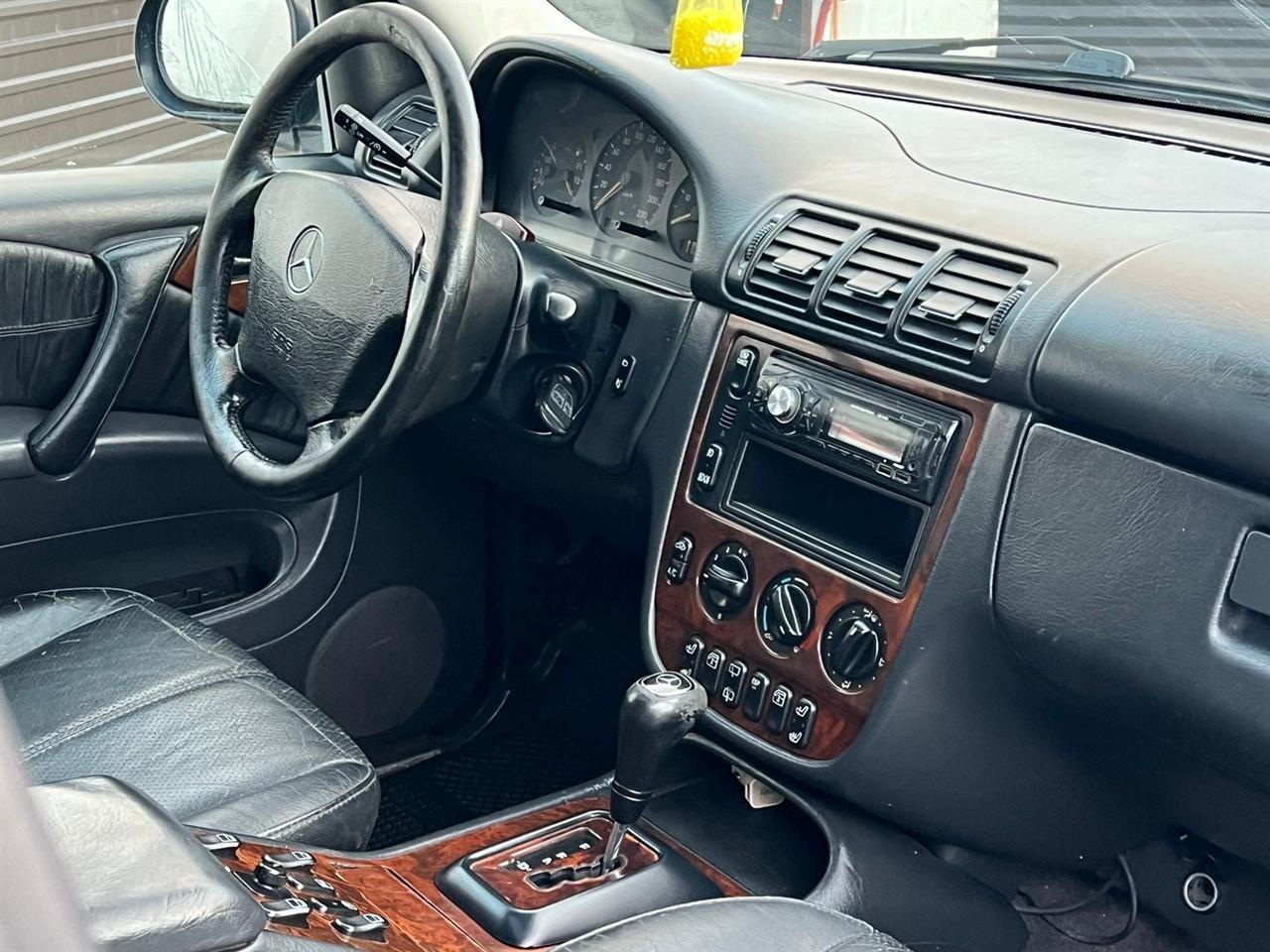 MERCEDES-ML270-CDI-AUTOMATIK