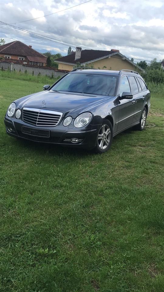 Mercedes-ECLAS-E220