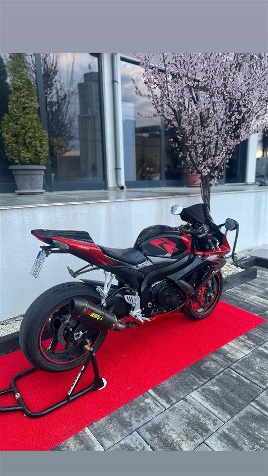 Suzuki-Gsxr-750