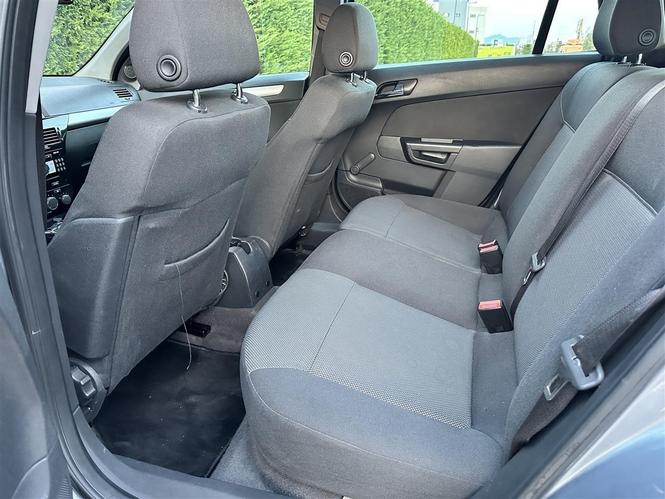 Shitet OpelAstra
