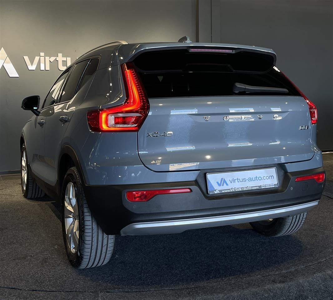 VOLVO-XC40-2020