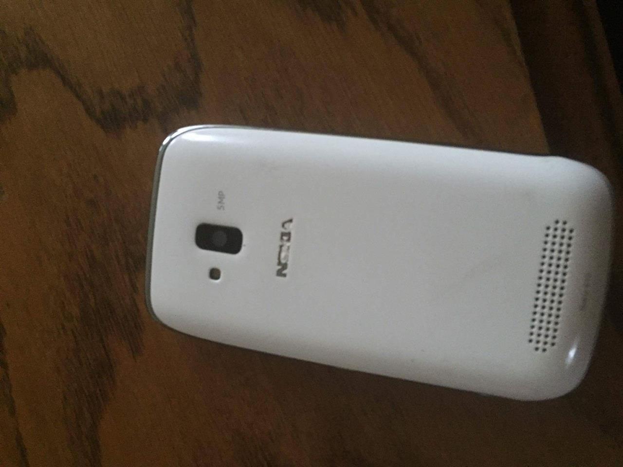 NOKIA-610