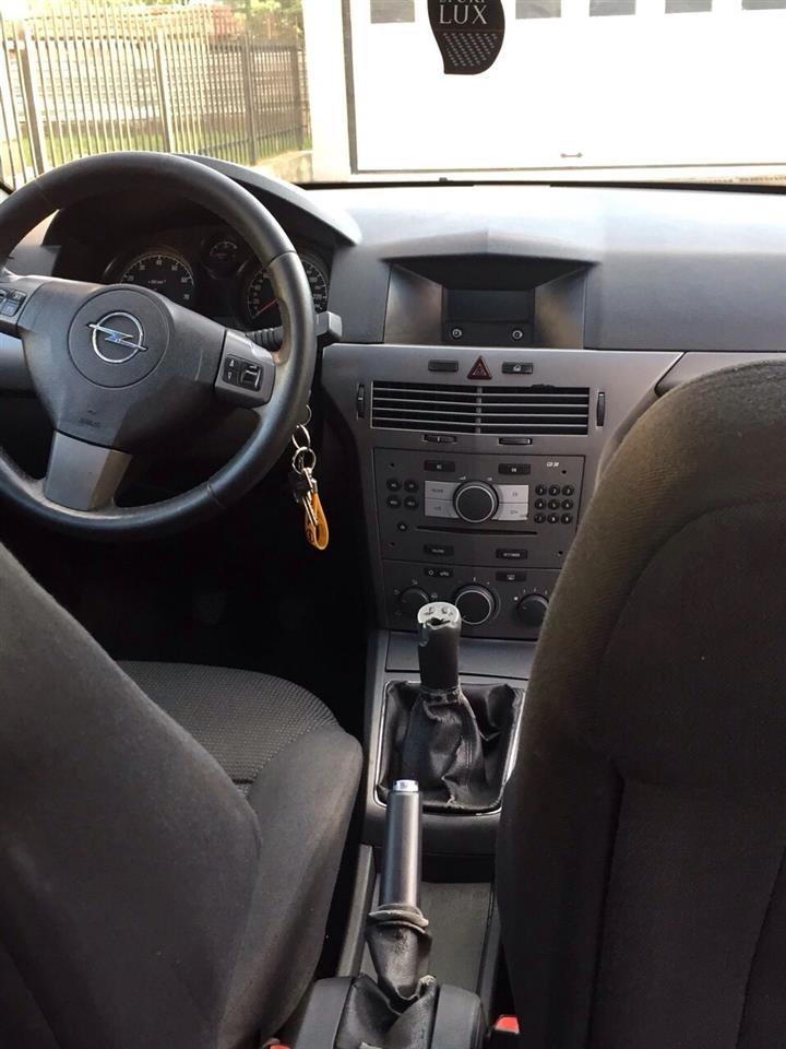 opel-astra-H-