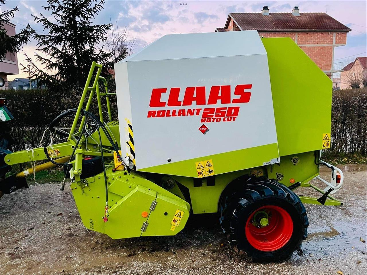 Claas-Rollant-250