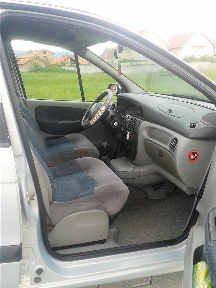 Renault-Scenic