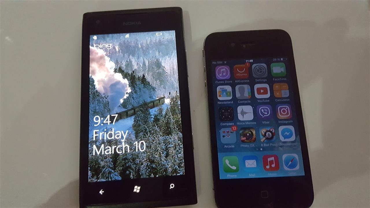 iPhone-dhe-nokia-lumia-900