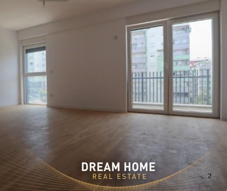 Ofrohet-me-Qira-Banesa-102m2-per-Zyre-te-Rruga-C-DREAM-HOME