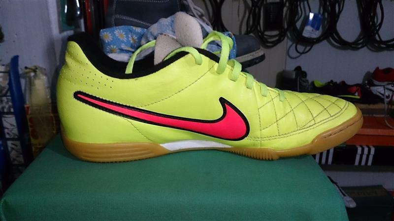 NIKE-