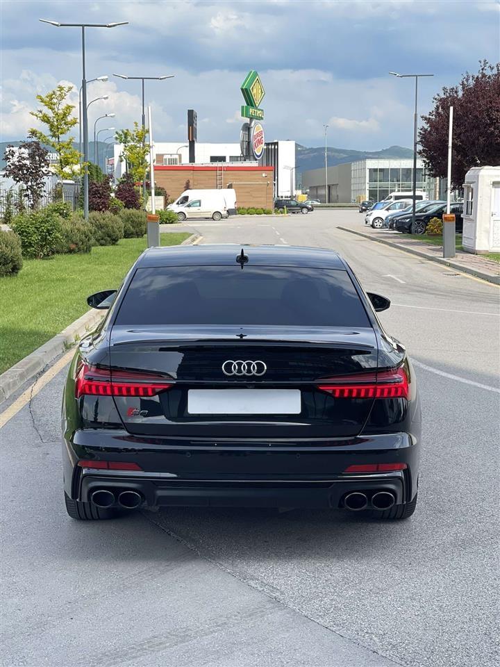 Audi-A6--Matrix-