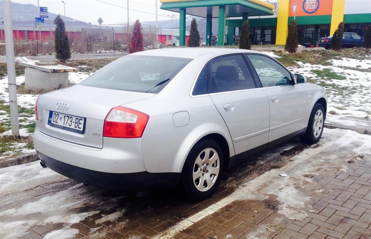 Audi-A4-2-0--01