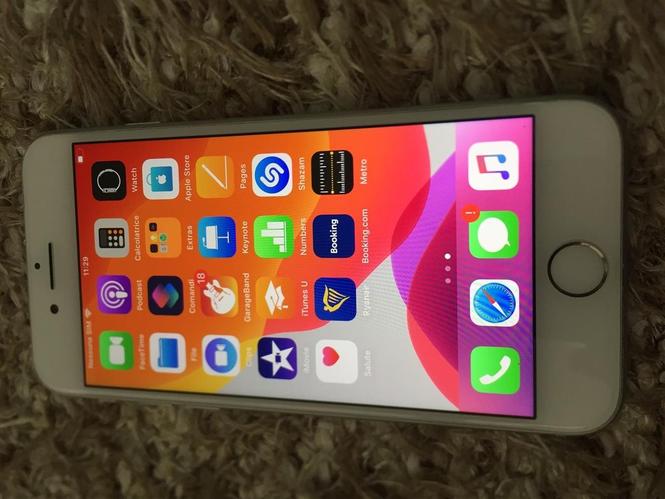 iPhone 8