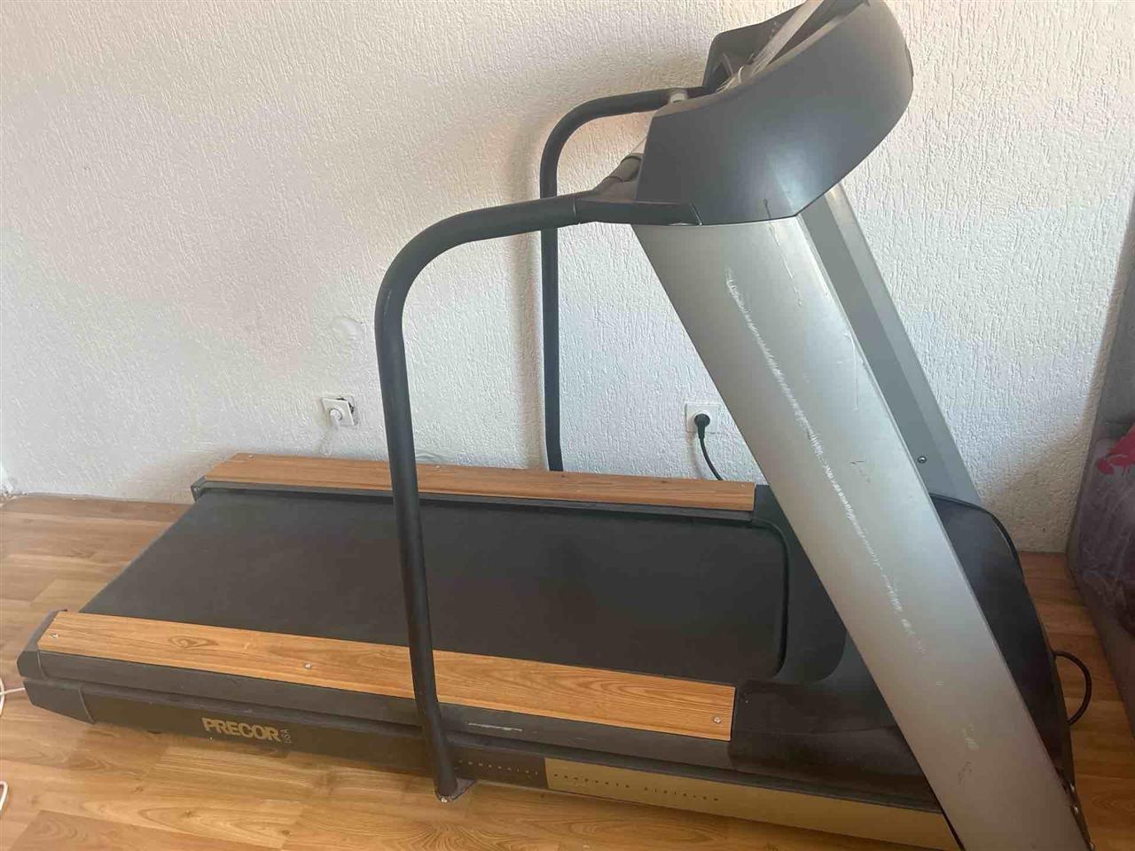 PRECOR-C956-tredmill--trak-e-avancuar-vrapimi-
