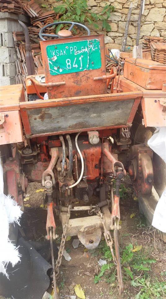 -Traktor