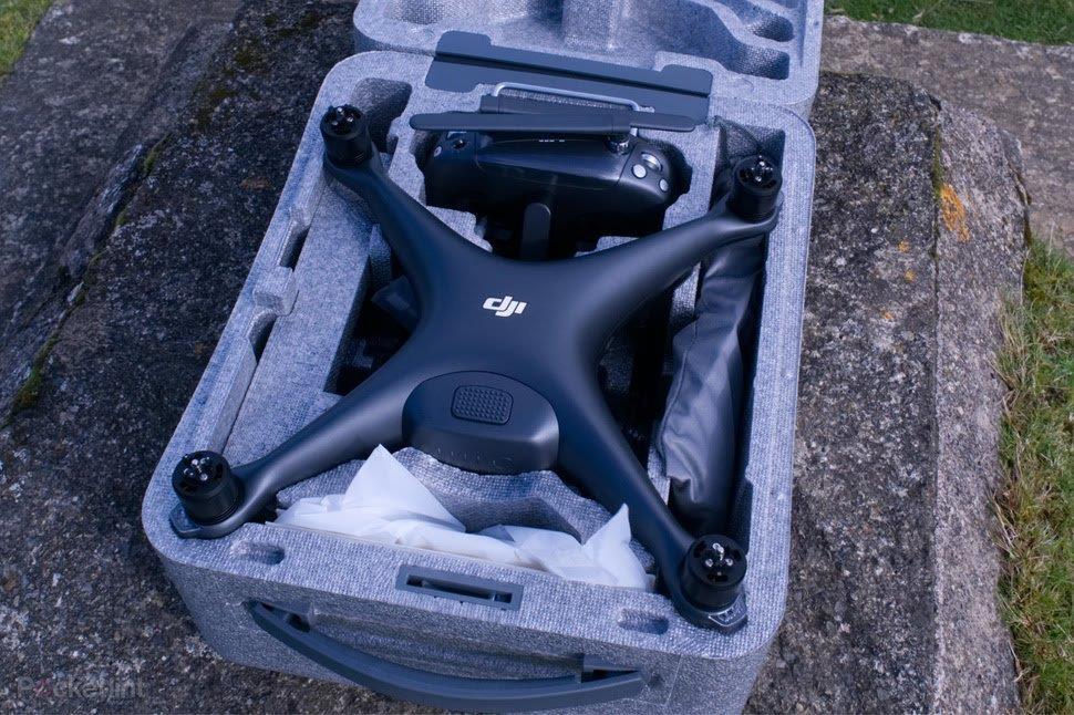 Dron-Dji-Phantom-4-pro-Obsedian