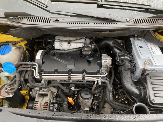VW CADDY 