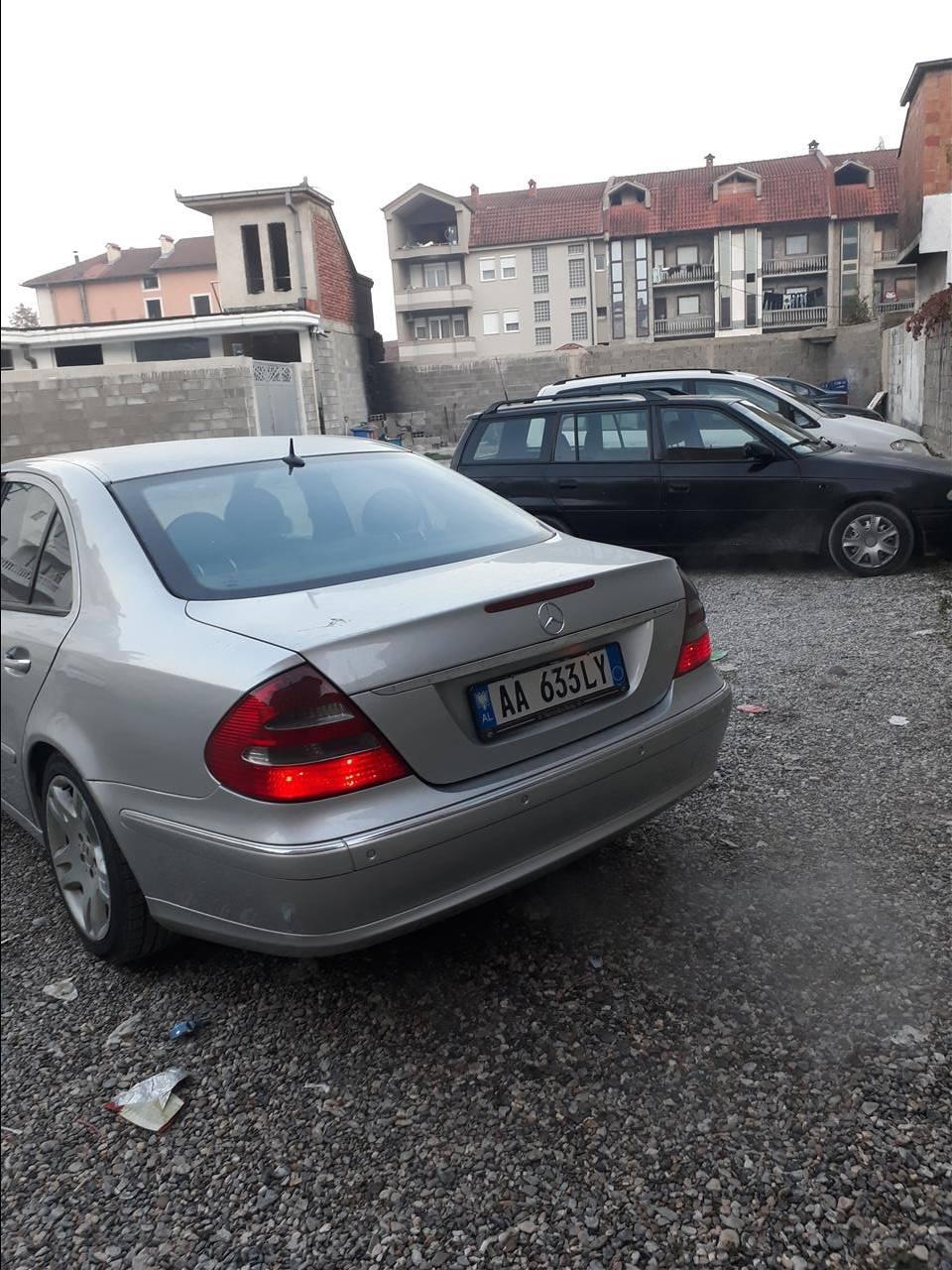 Mercedes-e320-
