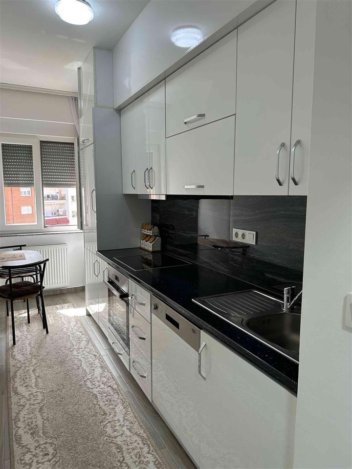 Kuzhinë-3-2-m-+-Pajisje-Beko-momtuese---Si-e-Re