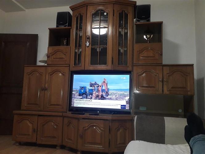 Komod per tv